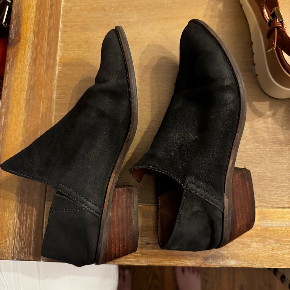 Men's Black Suede Shoes - Picture 2 of 4